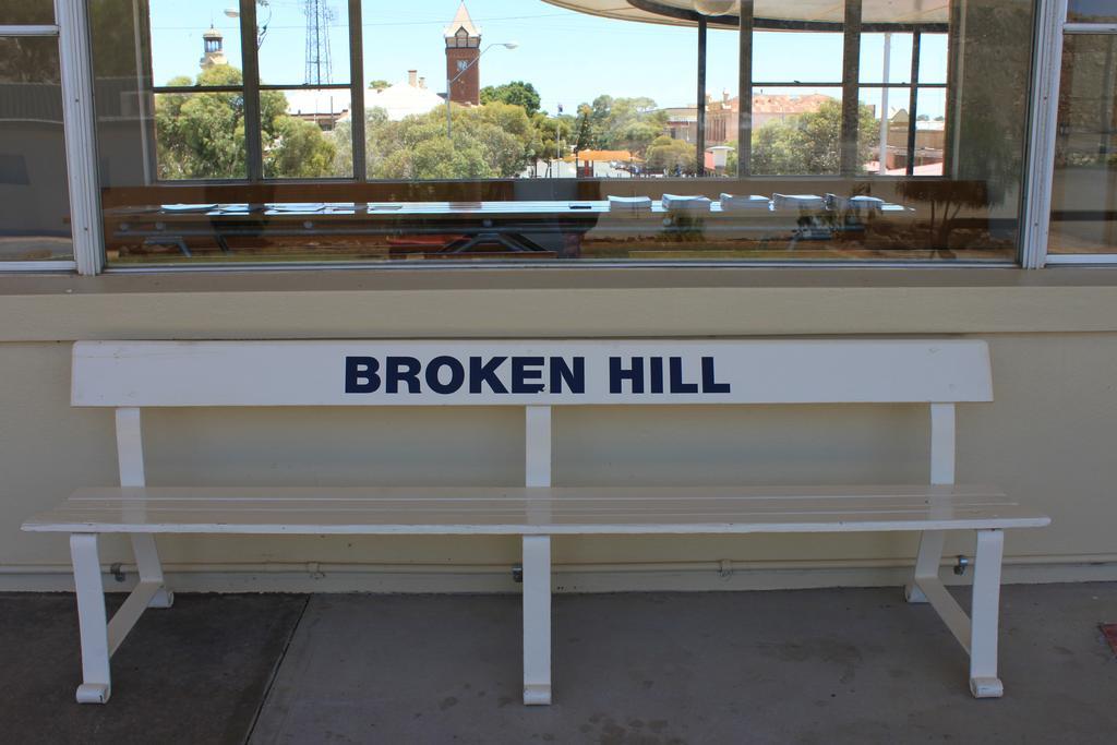 The Lodge Outback Motel Broken Hill Eksteriør bilde